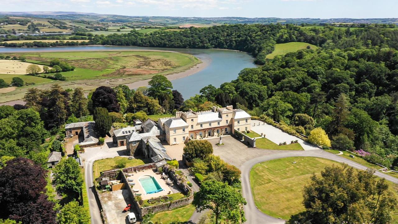 Pentillie Castle And Estate ซัลทาช ภายนอก รูปภาพ