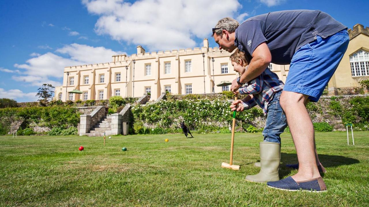 Pentillie Castle And Estate ซัลทาช ภายนอก รูปภาพ